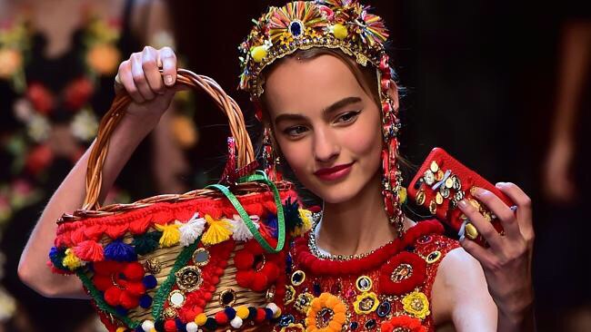 Milano Fashion Week Dolce & Gabbana Selfie